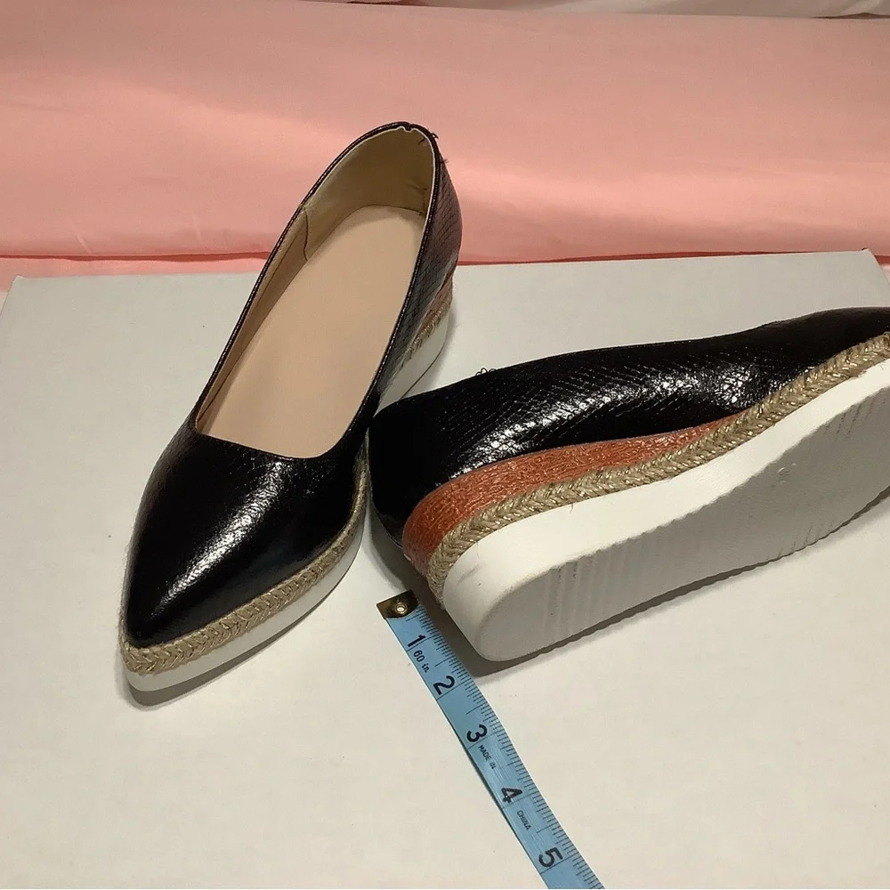Black Pointed-Toe Women’s wedge with Espadrille Trim